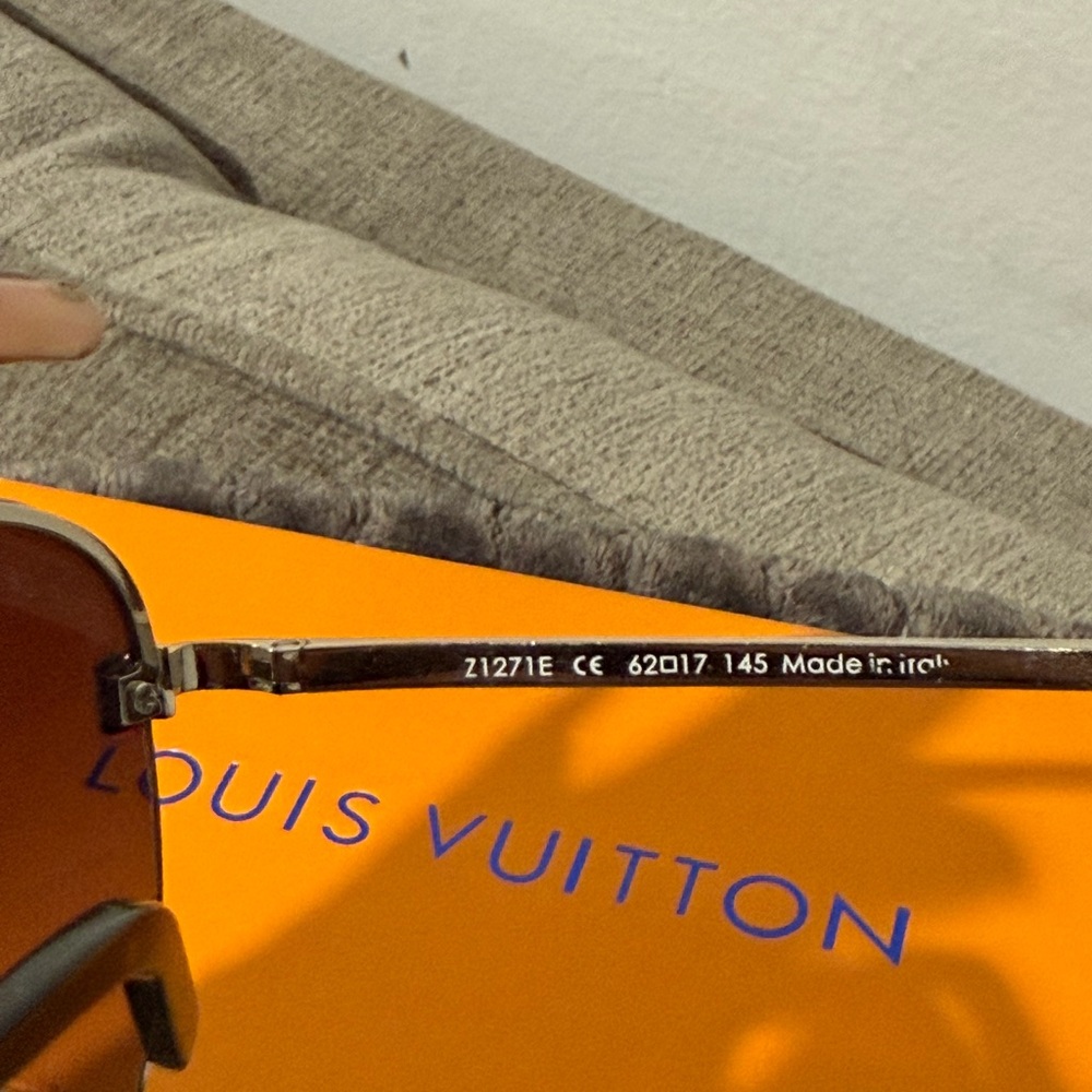 Louis Vuitton Metallic Silver Sunglasses - Picture 4 of 7